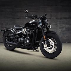 Bobber Black front three quarter